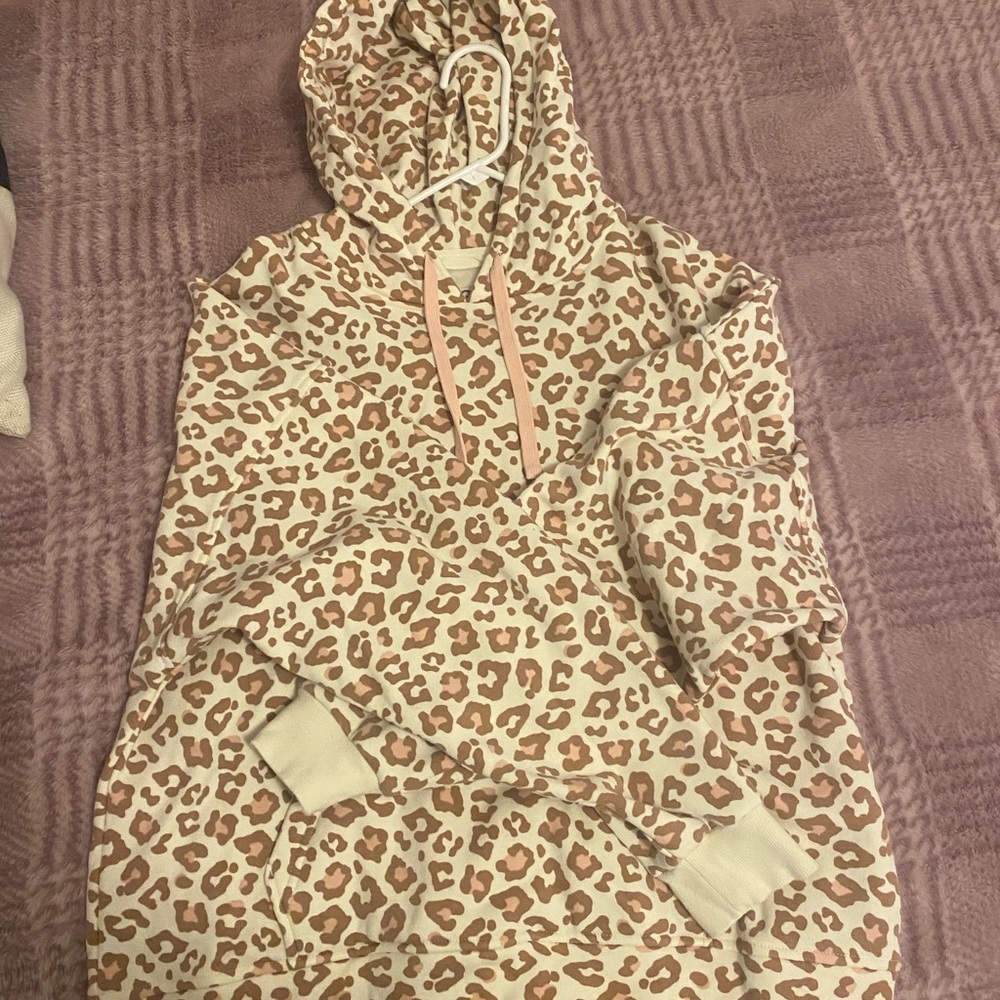 Leopard print sweatshirt